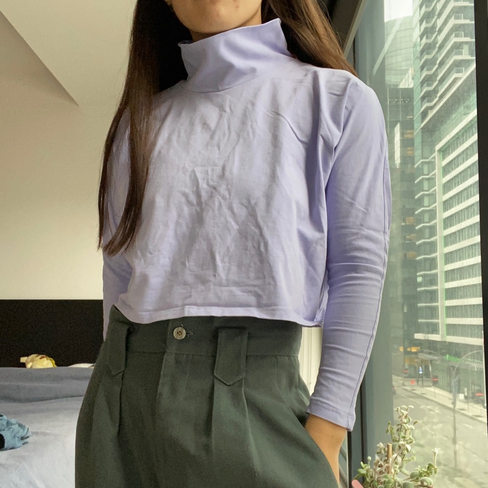Aritzia - babaton lavender mock neck